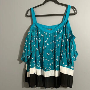 Lane Bryant cold shoulder strap top 20P